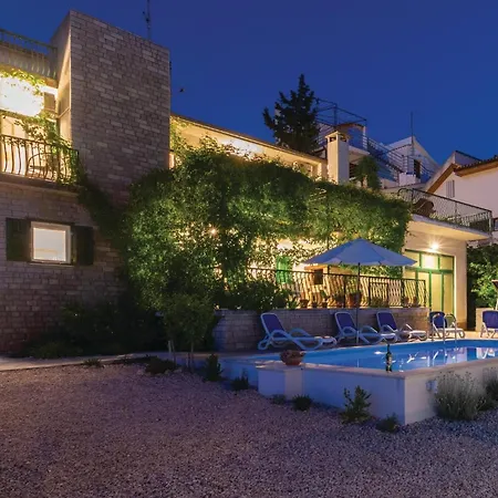 Сasa de vacaciones Stjepana Ivicevica I *