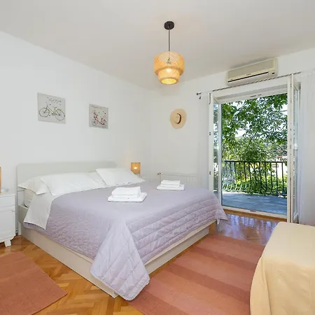 Beautiful Home In Makarska With Kitchen * Makarska