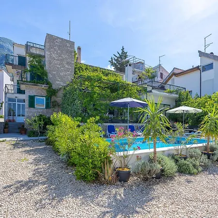 Nyaraló Beautiful Home In Makarska With Kitchen *