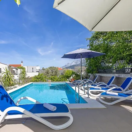 Beautiful Home In Makarska With Kitchen Makarska