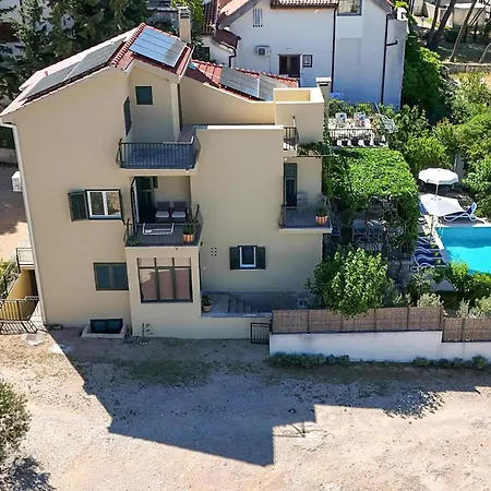 Holiday home Beautiful In With Kitchen *