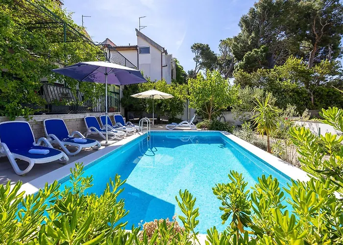 Stjepana Ivicevica I * Makarska