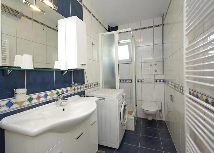 Stjepana Ivicevica I * Makarska